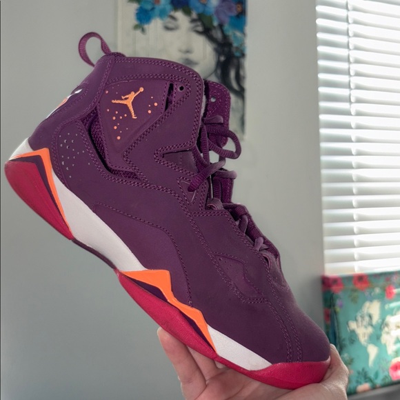 Jordan True Flight Grapes Size 7Y - Picture 3 of 10